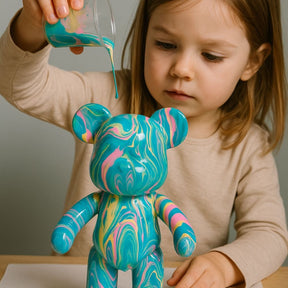 Bär mit Gießfarben