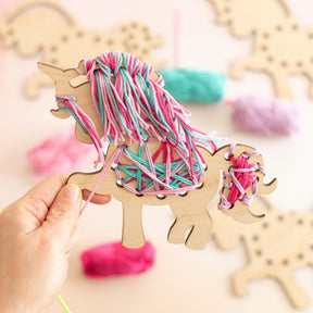 Bastelset – Kreativer Fädelspaß für den Einhorn-Geburtstag für 4 Kinder