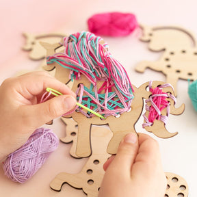 Bastelset – Kreativer Fädelspaß für den Einhorn-Geburtstag für 4 Kinder