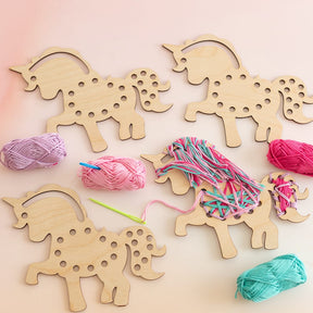 Bastelset – Kreativer Fädelspaß für den Einhorn-Geburtstag für 4 Kinder