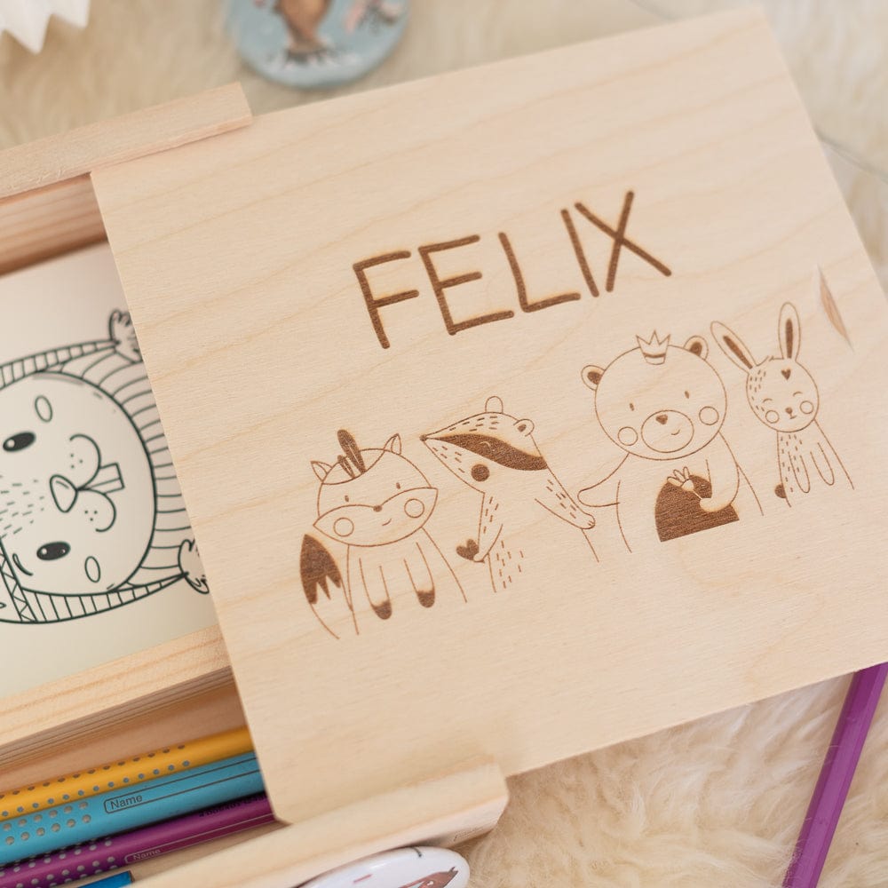 Personalisierter Adventskalender zum Ausmalen in einer Holzkiste