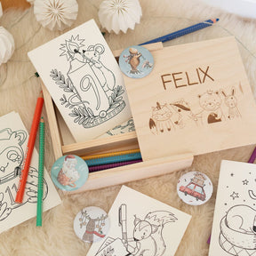 Personalisierter Adventskalender zum Ausmalen in einer Holzkiste