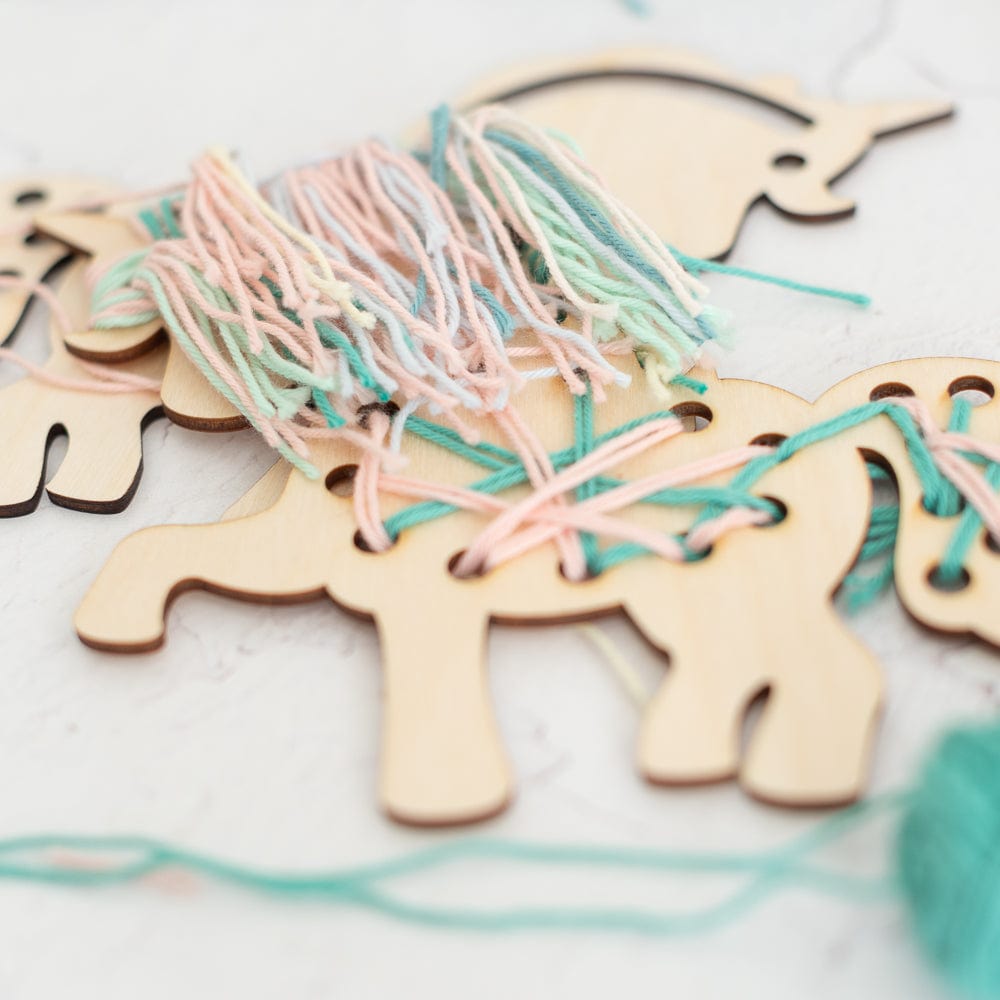 Einhorn-Bastelset – Kreativer Fädelspaß für den Einhorn-Geburtstag!