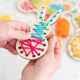 Oster-Bastelset aus Holz – Kreativer Fädelspaß für Kinder
