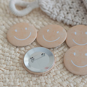 Happy Day Button - 10 Stück Mitgebsel